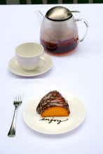 Load image into Gallery viewer, Carrot cake with Brigadeiro
