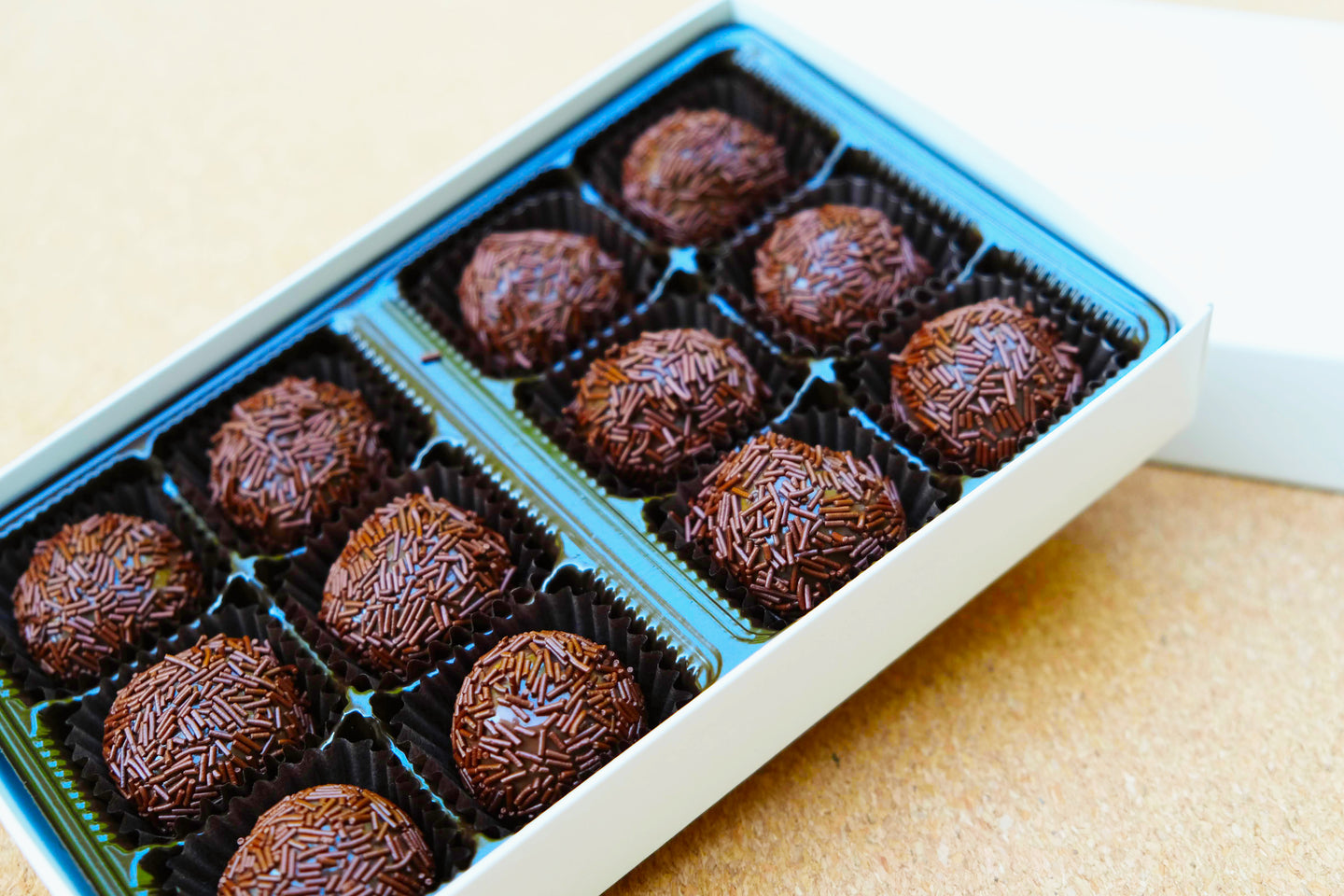 Brigadeiro white box (12 units)