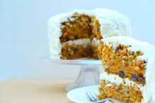 Load image into Gallery viewer, Carrot cake with walnuts and raisins
