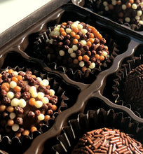 Load image into Gallery viewer, Brigadeiro gift box (24 units)
