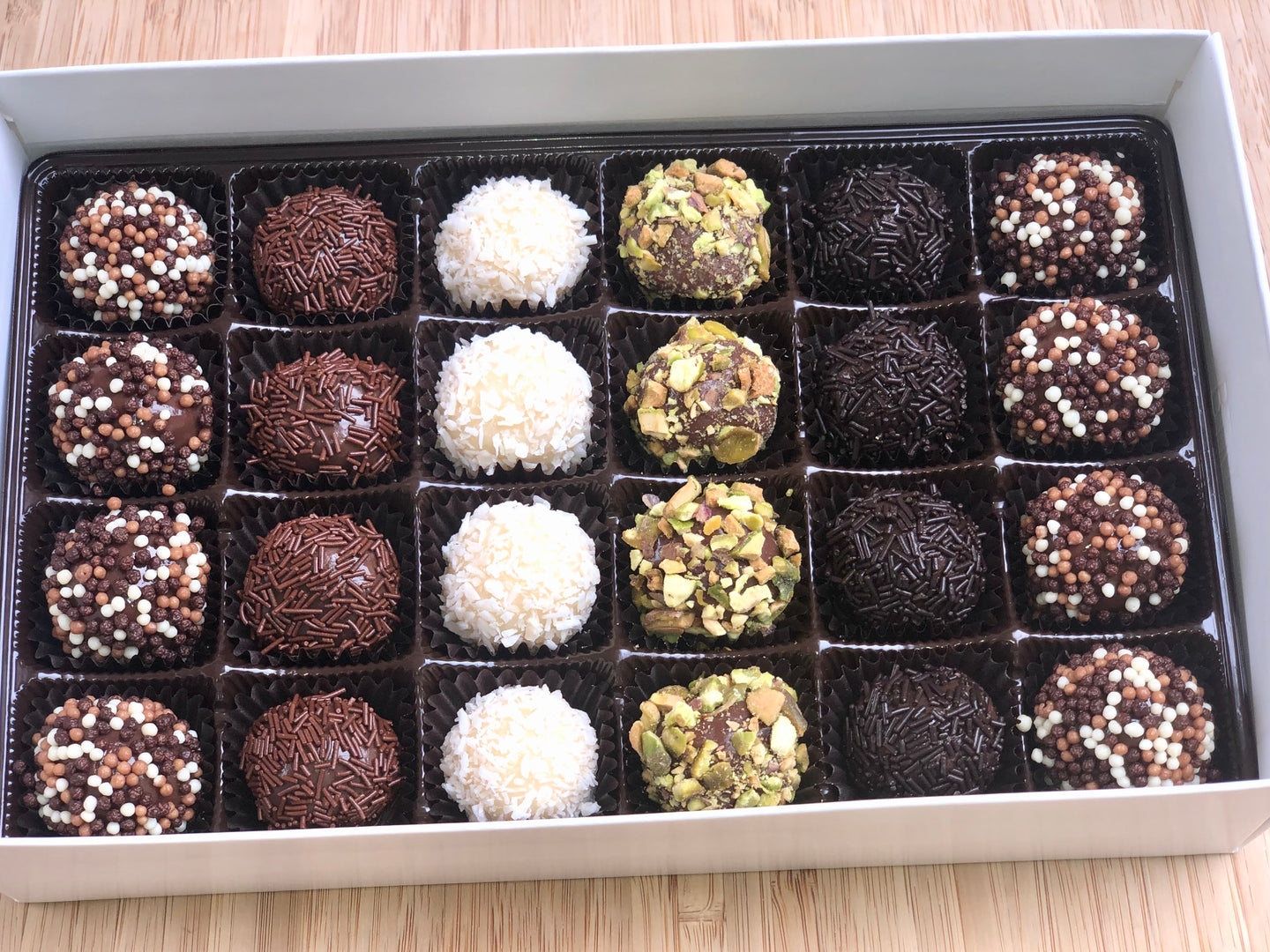 Brigadeiro white box (24 units)